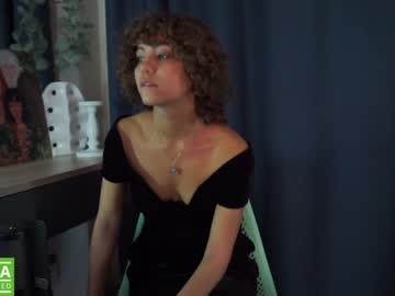 girl
        lenaelisabeth cam image #3372690