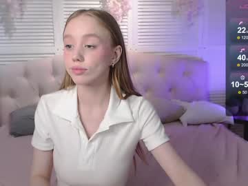 girl
        stacylynne cam image #4147056