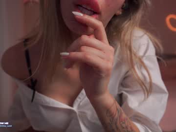 girl
        emma_land cam image #3605256