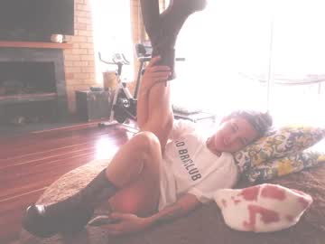 girl
        kendalltyler cam image #3916569