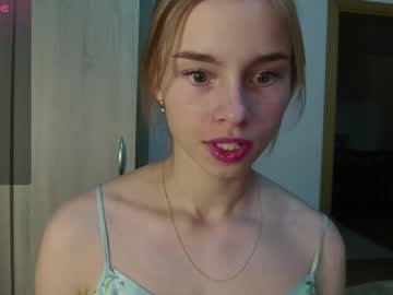 girl
        roxxxie_reid cam image #6303669