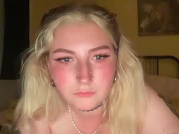 girl
        lulababy23 cam image #4709093
