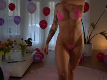 girl
        lace___ cam image #3674394