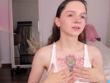 girl
        gentle_soull cam image #1883153