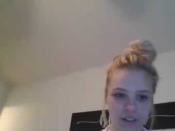 girl
        cindyloulou1 cam image #1053262
