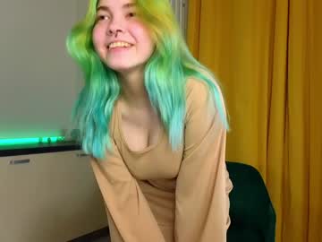 girl
        edinacowee cam image #3969101
