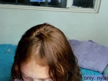 girl
        niilaa cam image #2621550