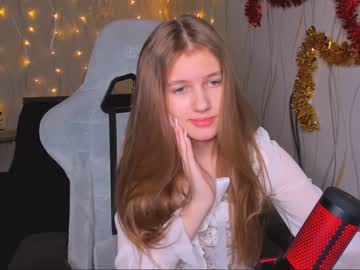 girl
        kylie_mine cam image #494435