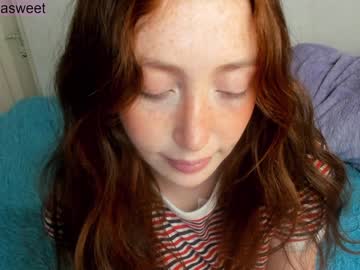 girl
        niilaa cam image #2670767