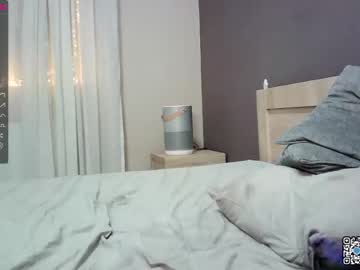 girl
        valsnow cam image #571115