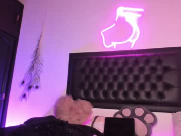 girl
        iam_eli cam image #2125340