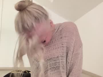 girl
        sonyaplush cam image #4895339