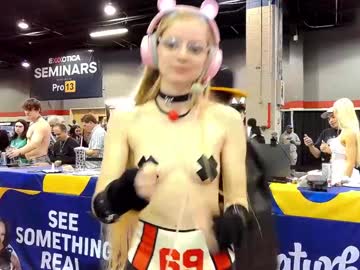 girl
        emmasky69 cam image #6534692