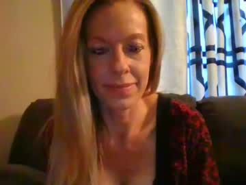 girl
        eyecandymilf cam image #1133272