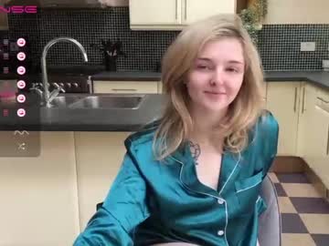 girl
        lucydelovely cam image #1523775