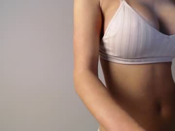 girl
        trixie_taylor cam image #3236625