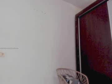 girl
        yourbonie cam image #5944600
