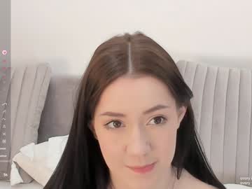 girl
        mary_lepson cam image #6058386