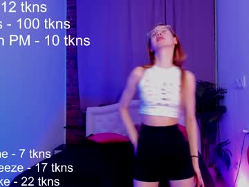 girl
        elizabeth_daily cam image #6322141