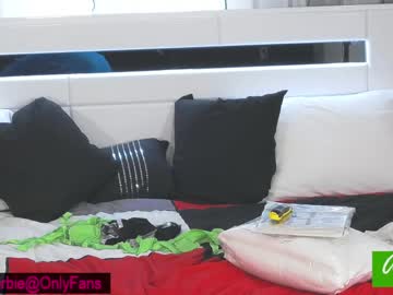 girl
        rvlifebarbie cam image #1101965