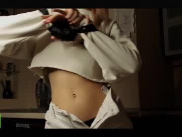 girl
        emmasmiithh cam image #1232780
