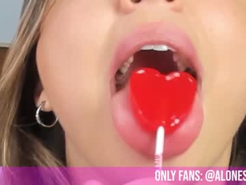 girl
        daily_stories cam image #857922
