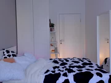 girl
        elannand cam image #4511355