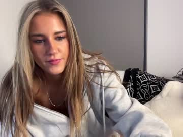 girl
        anderson_lily cam image #2642387