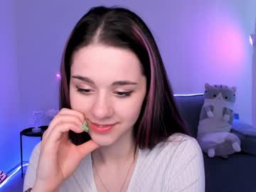 girl
        ainamil cam image #1329554