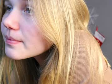 girl
        gayfarwell cam image #5689111