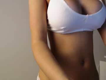 girl
        trixie_taylor cam image #3617307