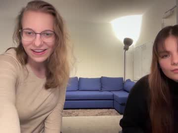 girl
        lillybambus cam image #2798531