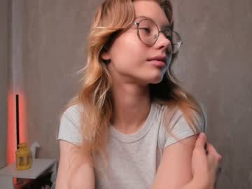 girl
        olivia_madyson cam image #2249599