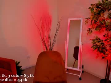 couple
        non_paradise cam image #764703