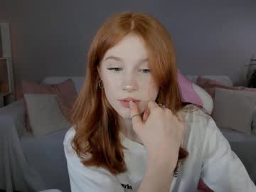 girl
        leahsthetics cam image #6327763