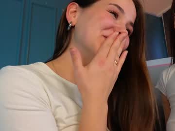 girl
        emilia_dream cam image #4320143