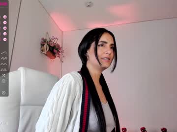 girl
        annie_dreams cam image #1068262