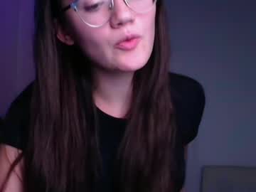 girl
        ketrin_pirsss cam image #5067740