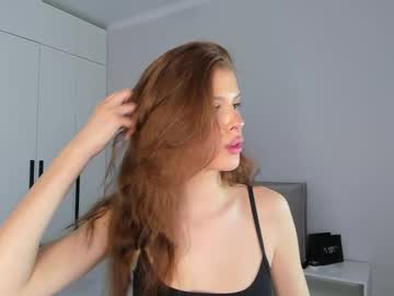 girl
        amaranoir_ cam image #6351033