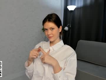 girl
        mariambuss cam image #3577830