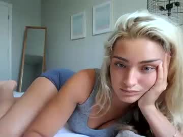 girl
        lolaabunnyxo cam image #1921295