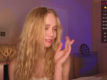 girl
        stacy_fanning cam image #1642011