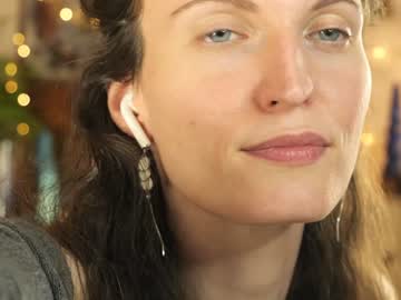 girl
        yulladao cam image #1462817