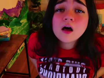 girl
        annatigarr cam image #5435737