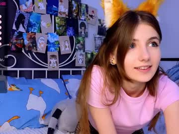 girl
        cute_fox_girl cam image #3864765