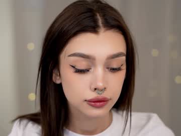 girl
        karina_amiri cam image #4705952