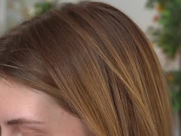 girl
        refined_style cam image #5550977