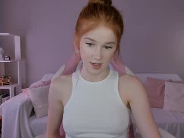 girl
        leahsthetics cam image #6879487