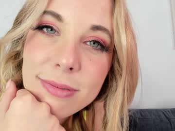 girl
        yourgirlmillie cam image #3086309