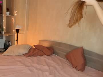 couple
        another_night cam image #149666